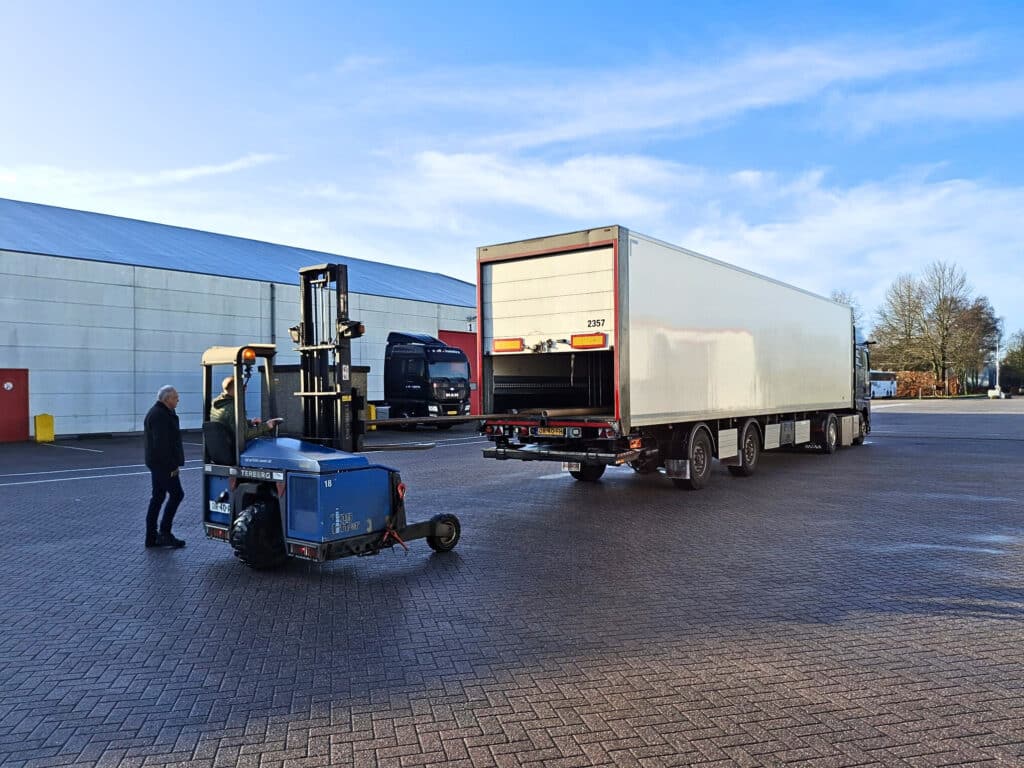 Code 95 training met heftruck en vrachtwagen